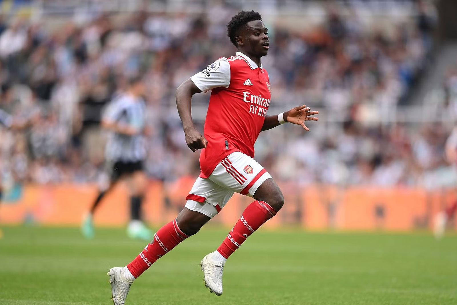 Bukayo Saka trong màu áo Arsenal