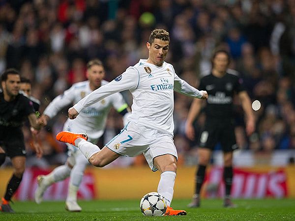 Cristiano Ronaldo sút pen thành bàn nhiều nhất