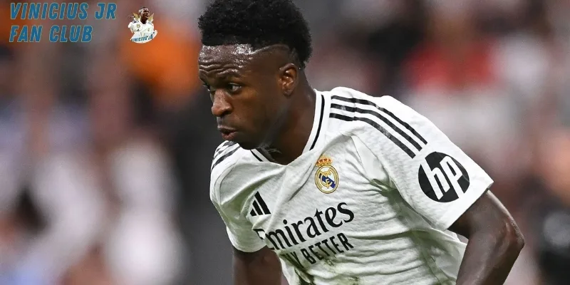 Vinicius Jr bứt tốc bên cánh trái